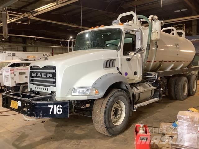 Mack GU813 Kamioni cisterne
