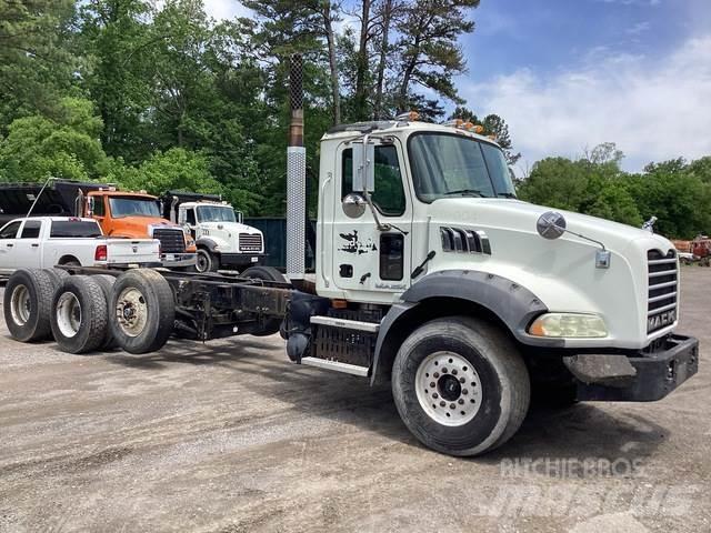 Mack GU813 Kabine i unutrašnjost