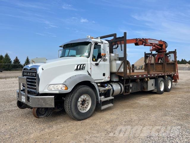 Mack GU813 Grabilice