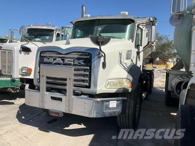 Mack GU813 Kamioni mikseri za beton