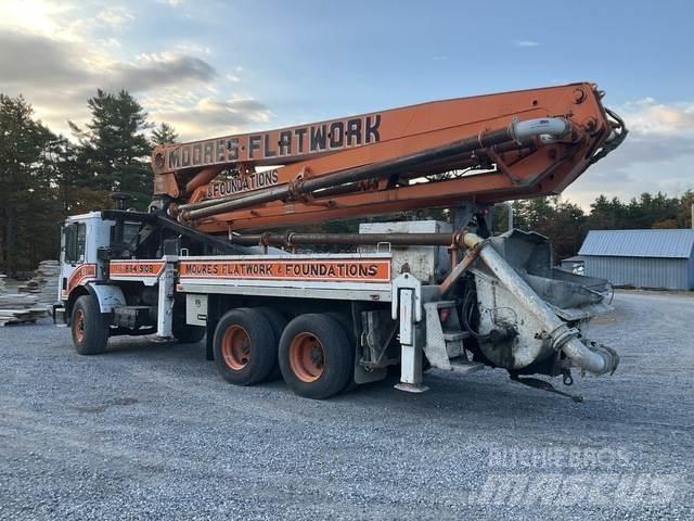 Mack MR688S Kamionske beton pumpe