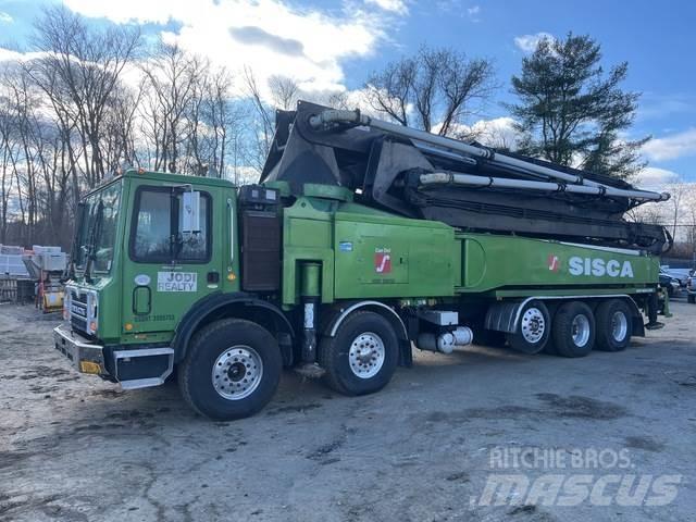 Mack MRU613 Kamionske beton pumpe