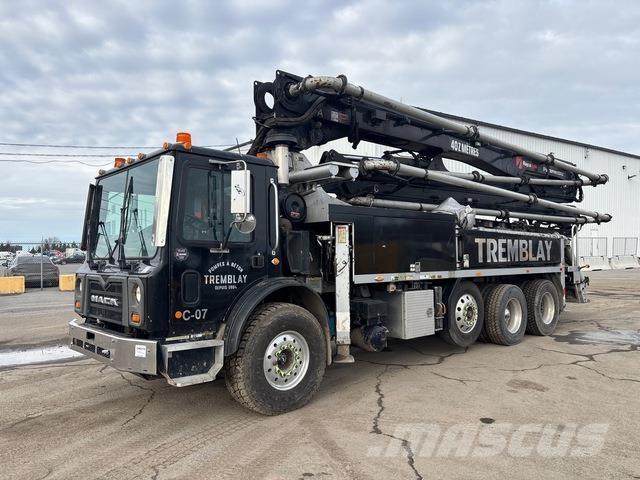 Mack MRU613 Kamionske beton pumpe