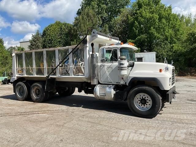 Mack RD600 Kiper kamioni