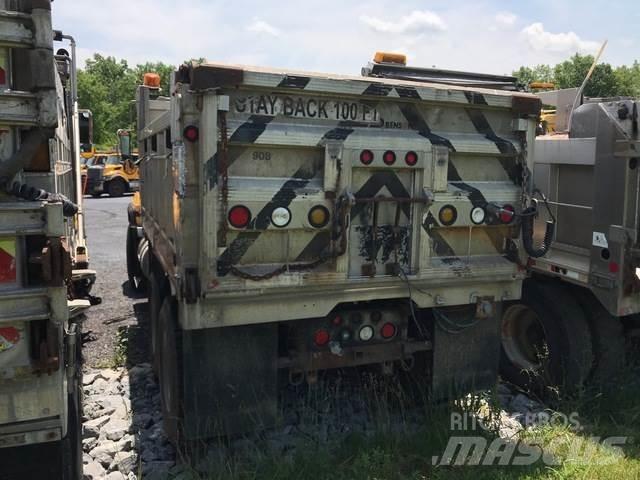 Mack RD600 Sniježne daske i  plugovi