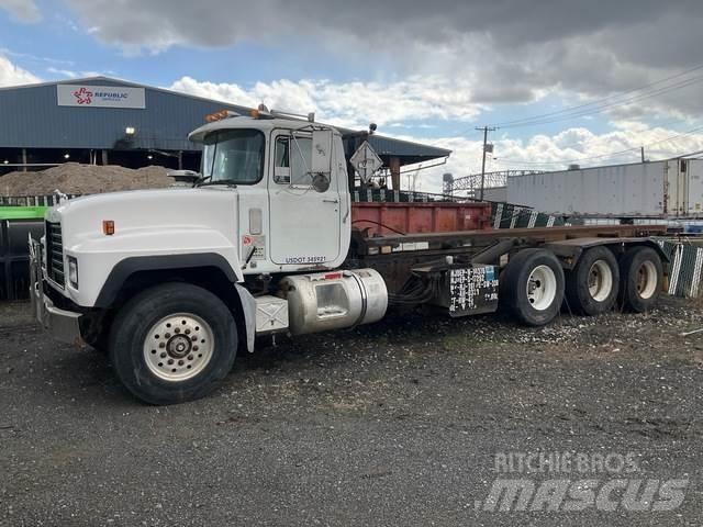 Mack RD688S Komunalni kamioni
