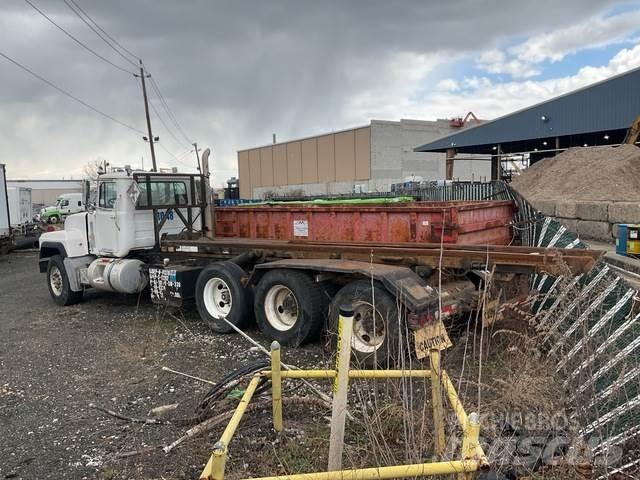 Mack RD688S Komunalni kamioni