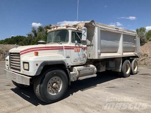 Mack RD688S Kiper kamioni
