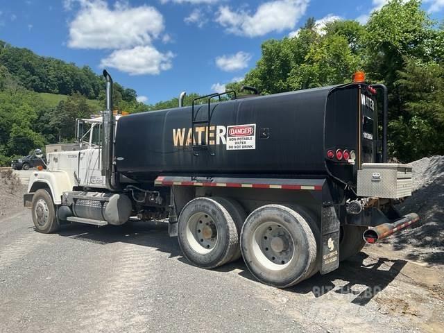 Mack RW613 Kamioni za vodu