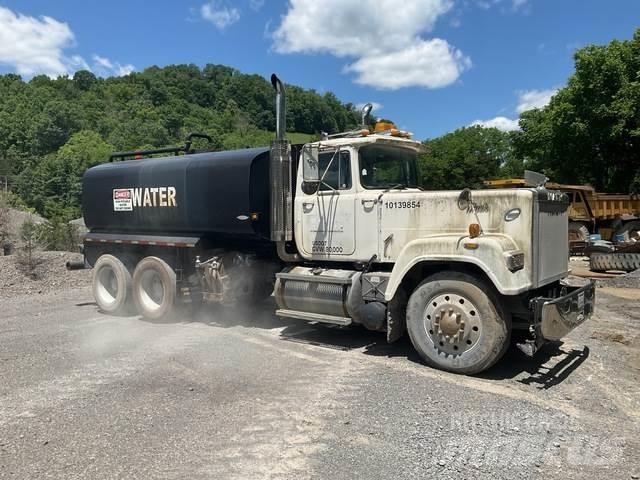 Mack RW613 Kamioni za vodu