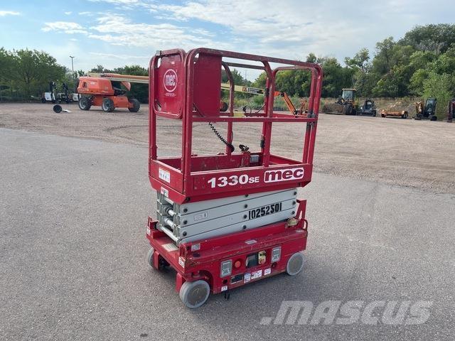 MEC 1330SE Škaraste platforme