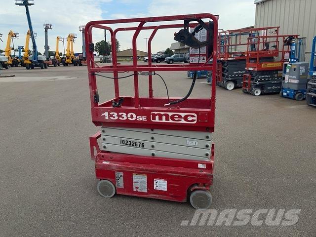 MEC 1330SE Škaraste platforme