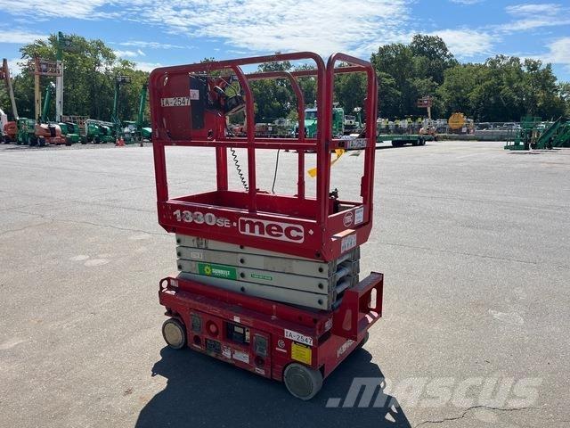 MEC 1330SE Škaraste platforme