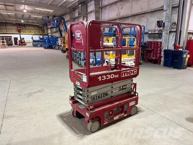 MEC 1330SE Škaraste platforme