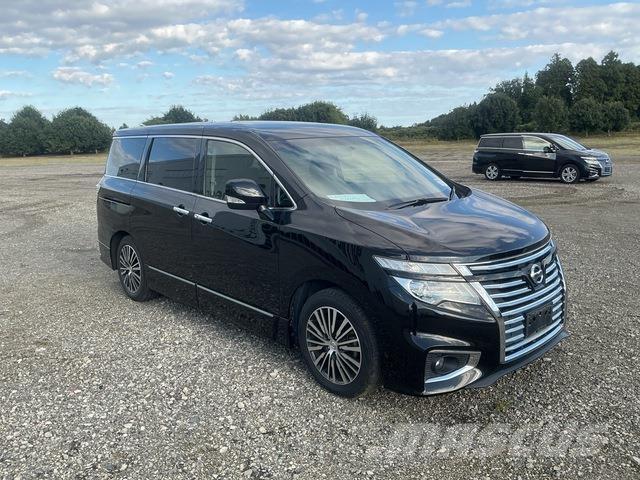 Nissan Elgrand Mini autobusi