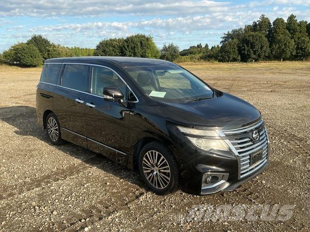 Nissan Elgrand Mini autobusi