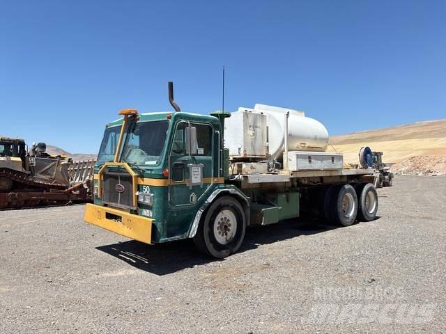 Peterbilt 320 Kamioni cisterne