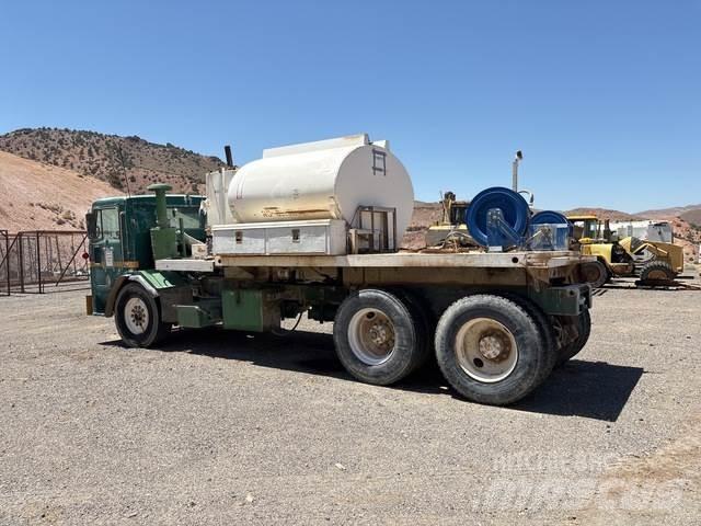 Peterbilt 320 Kamioni cisterne