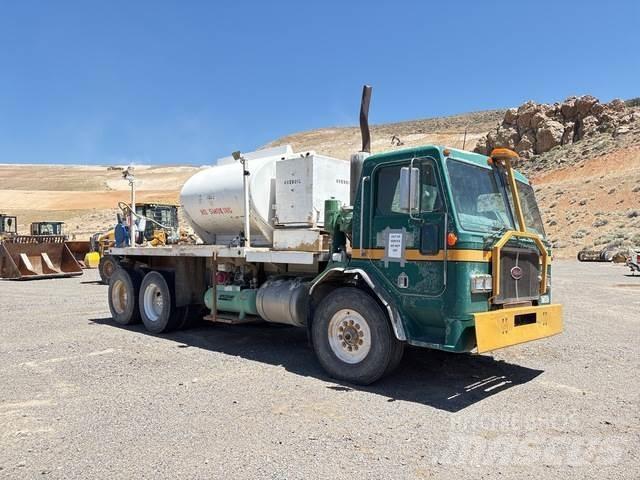 Peterbilt 320 Kamioni cisterne