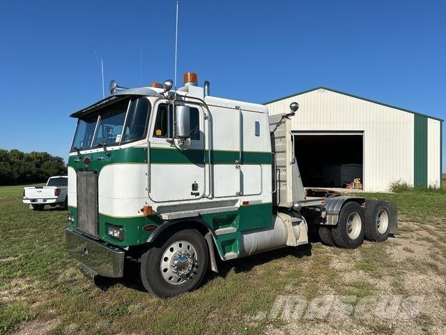 Peterbilt 362 Kabine i unutrašnjost