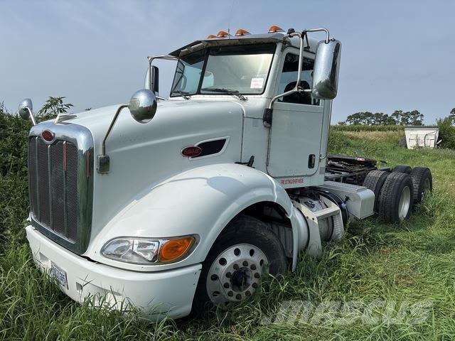 Peterbilt 384 Traktorske jedinice