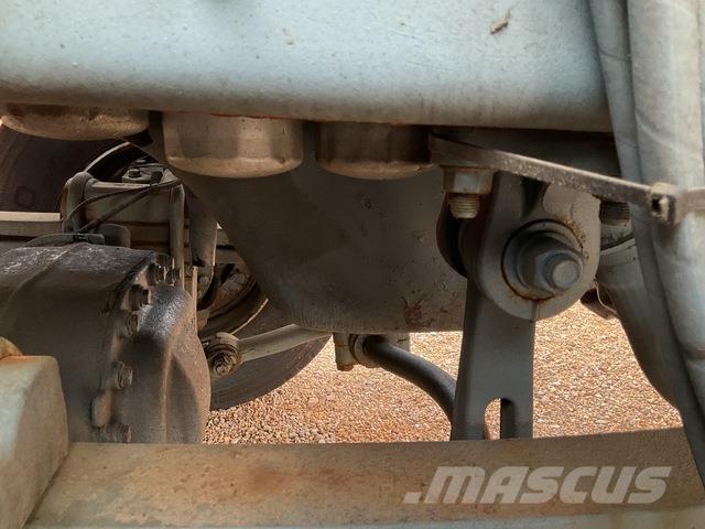 Renault Kerax Sniježne daske i  plugovi