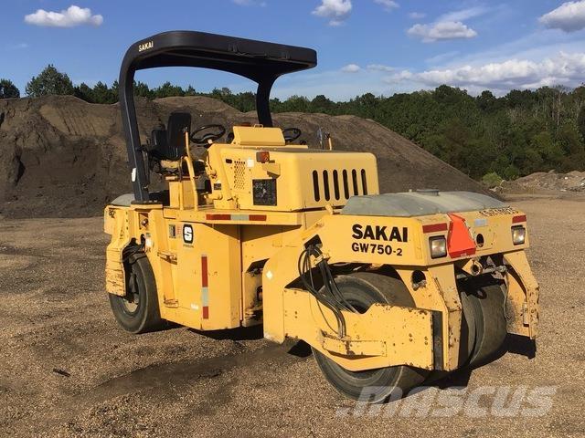 Sakai GW750-2 Gumeni valjci na kotačima