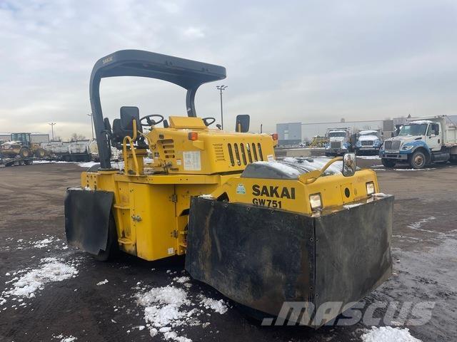 Sakai GW7512 Gumeni valjci na kotačima