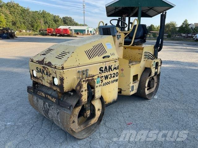 Sakai SW320 Valjci sa dvojnim bubnjem