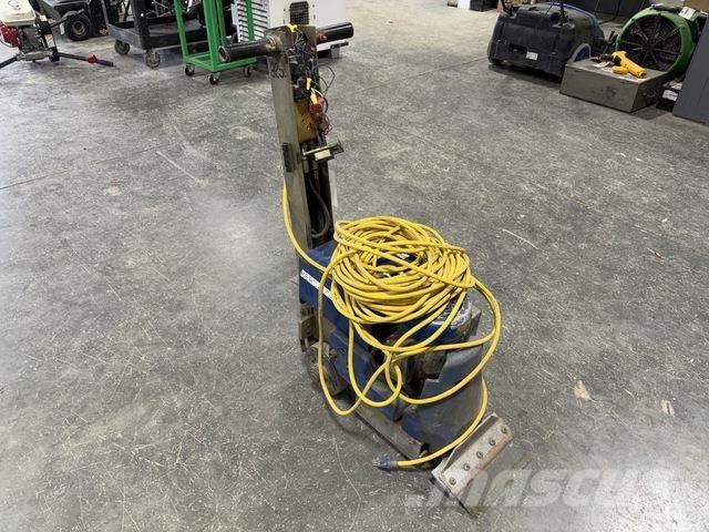  Sinclair Strojevi za čiščenje i ribanje podova