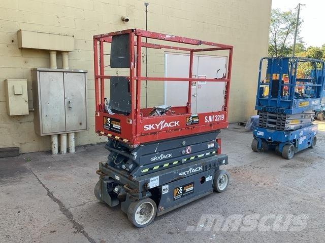 SkyJack 3219 Škaraste platforme