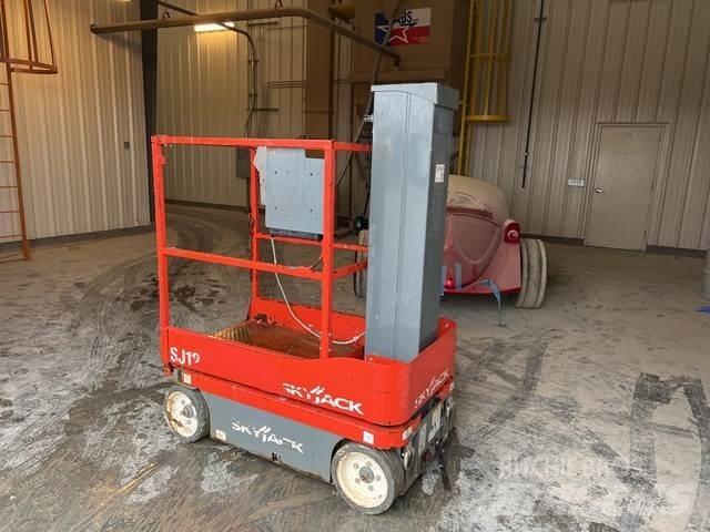 SkyJack SJ12 Vertikalne radne podizne platforme