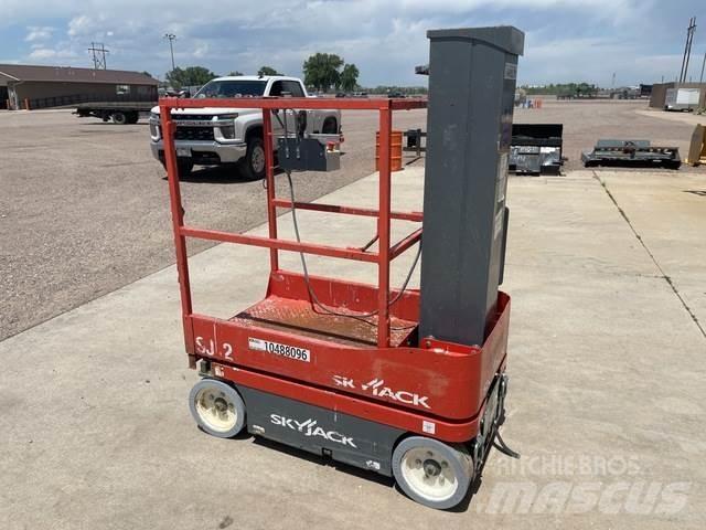 SkyJack SJ12 Vertikalne radne podizne platforme