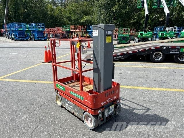 SkyJack SJ12 Vertikalne radne podizne platforme