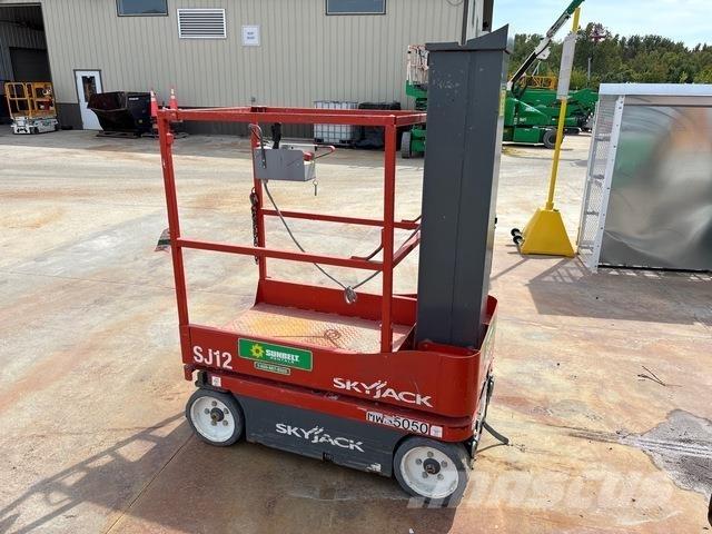 SkyJack SJ12 Vertikalne radne podizne platforme