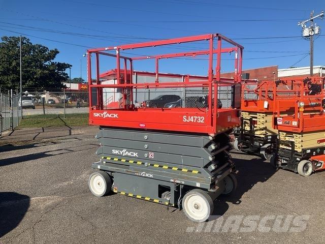 SkyJack SJ4732 Škaraste platforme