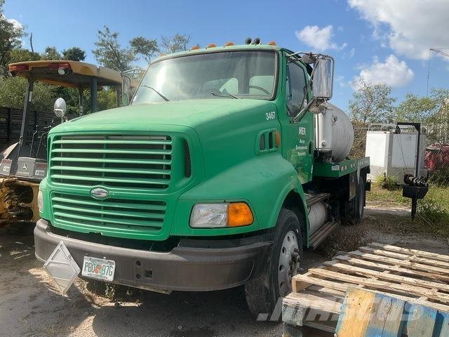 Sterling A9513 Kombiji / vakuumski kamioni