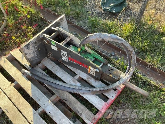 Striker TNB-1M Čekići