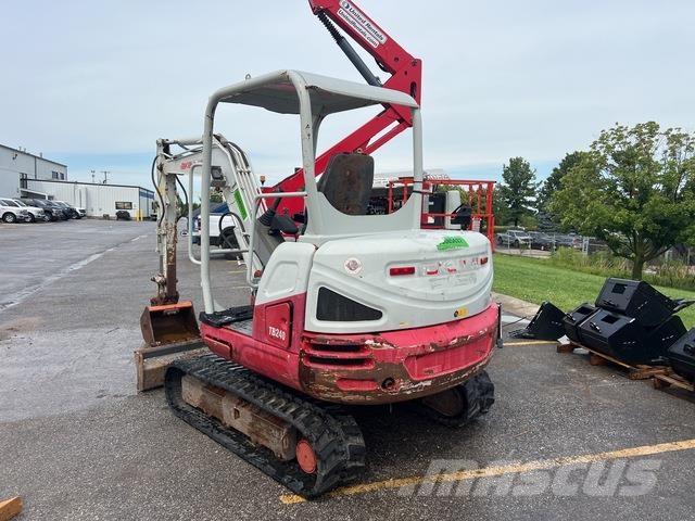 Takeuchi TB240 Bageri gusjeničari