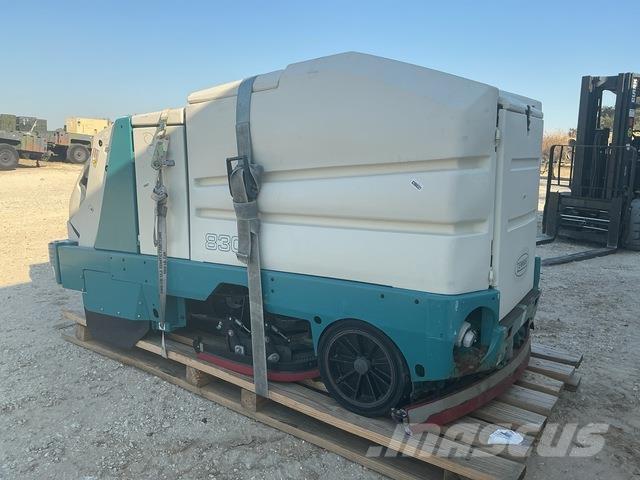 Tennant 8300 Strojevi za čiščenje i ribanje podova