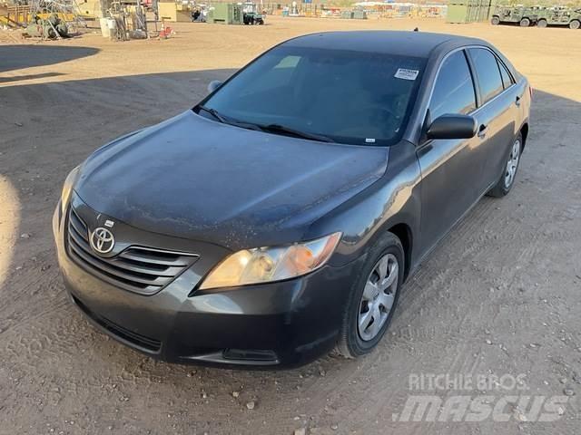 Toyota Camry Automobili