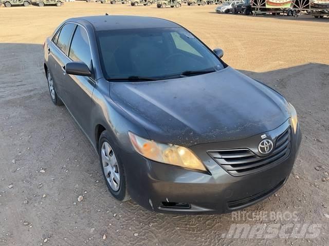 Toyota Camry Automobili