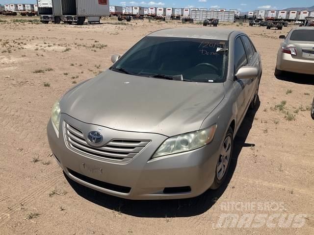Toyota Camry Automobili