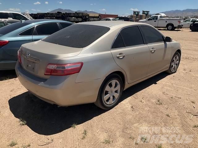 Toyota Camry Automobili