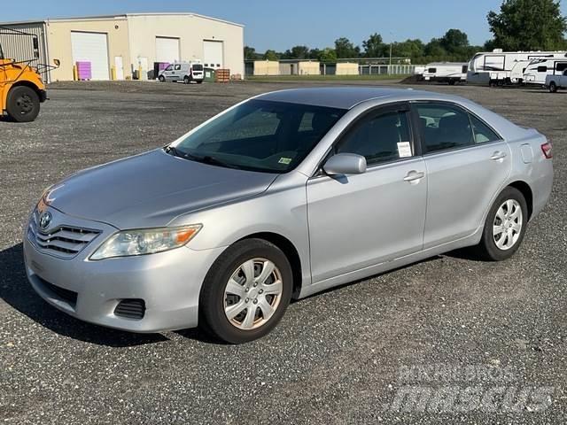 Toyota Camry Automobili