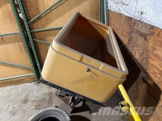  Trailhawk 750 Posipači soli i pijeska