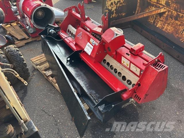 Ventrac EA600 Prezračivači i riperi