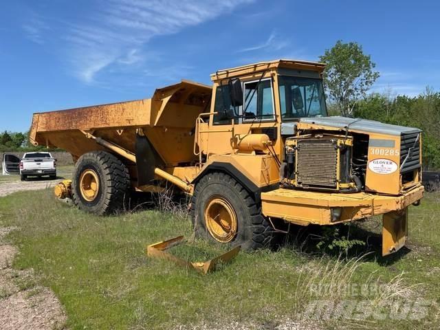 Volvo A25C 6x6 Zglobni demperi