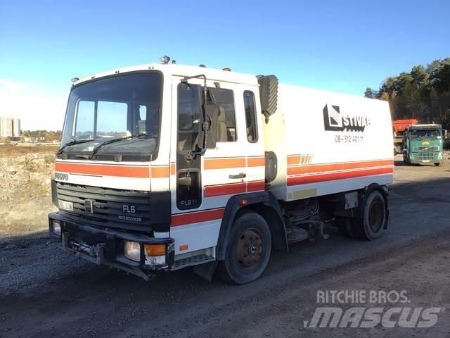 Volvo FL611 Kamioni za čišćenje ulica
