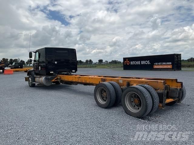 Volvo VHD64F Kabine i unutrašnjost